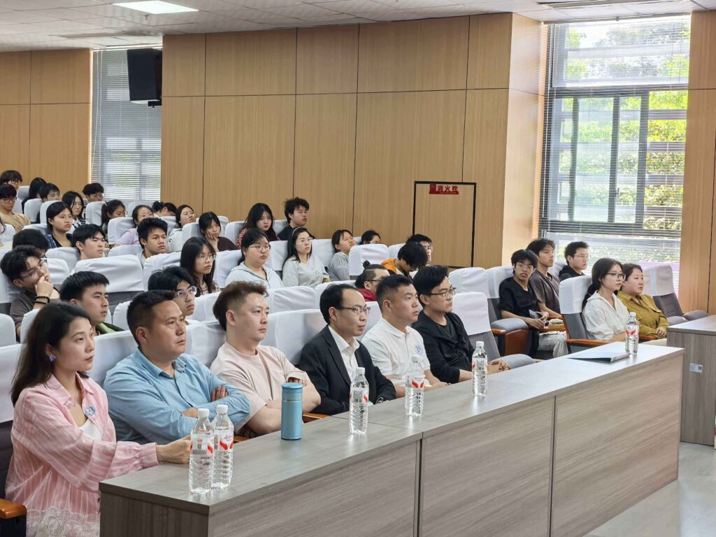 家长开放日，野岛文化为乐山理工学生家长揭秘AI漫剧就业前景